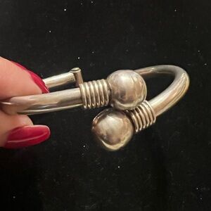 925 STERLING SILVER MEXICO HINGED BALL BANGLE